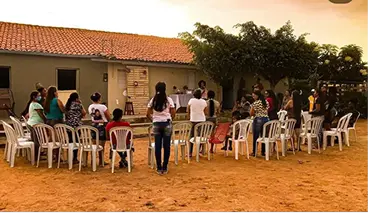 Culto ao ar livre em Acauã